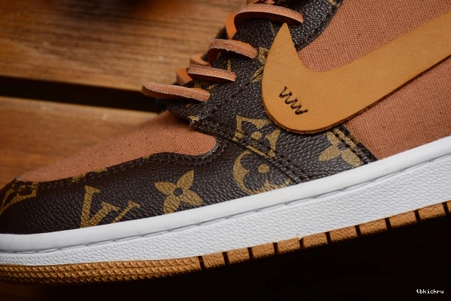 Cheap TBkick Shattered Jordan Retro High 1 Backboard555088-005 OG Air 0824